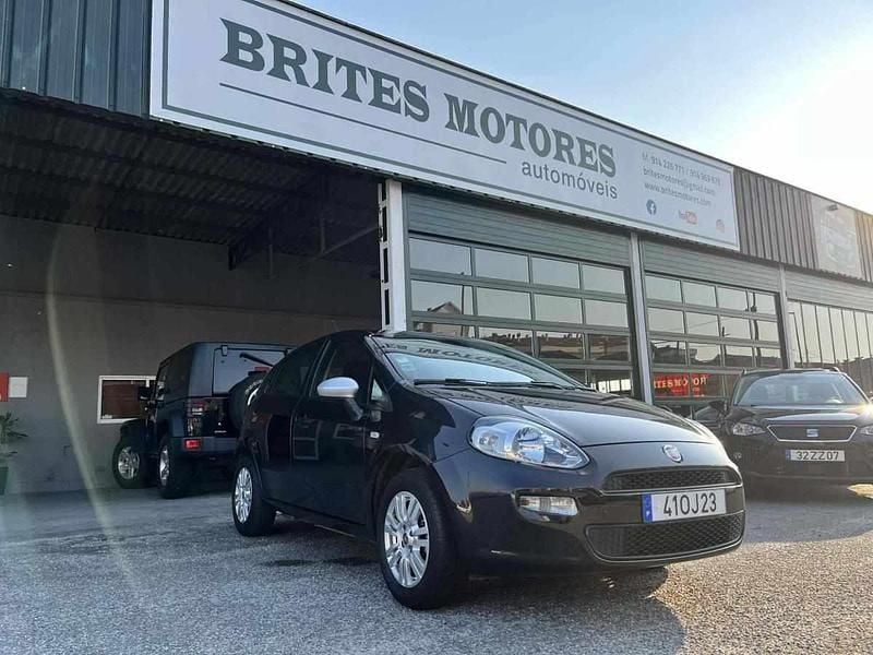 Cinzento Usado 2014 Fiat Punto Citadino | € 7.500 (Preço justo) - Imagem 1/4