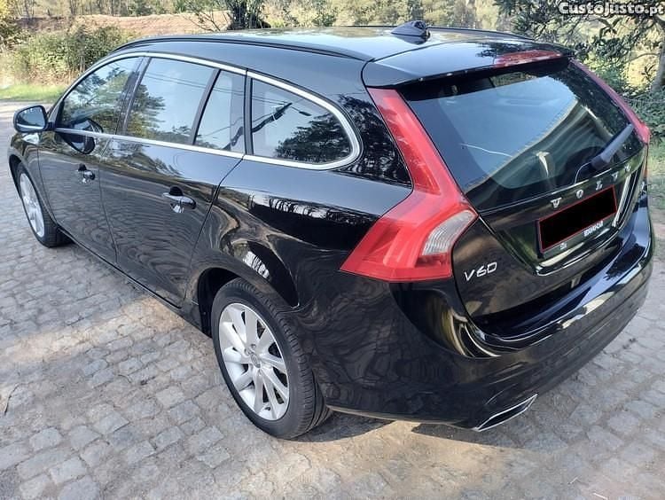 Preto Usado 2014 Volvo V60 Momentum Carrinha | € 11.750 (Bom preço) - Imagem 1/1