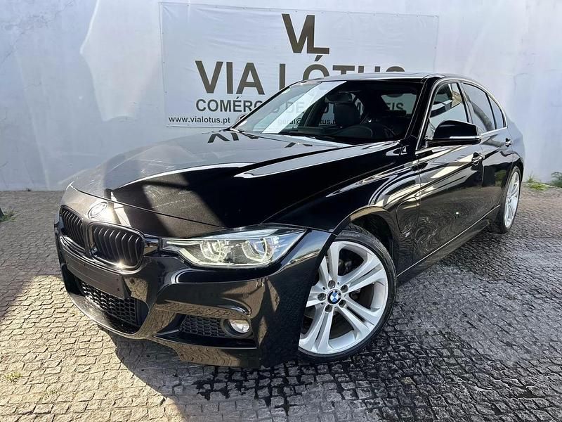 Preto Usado 2016 BMW 330e Sedan | € 18.900 (Caro) - Imagem 1/4