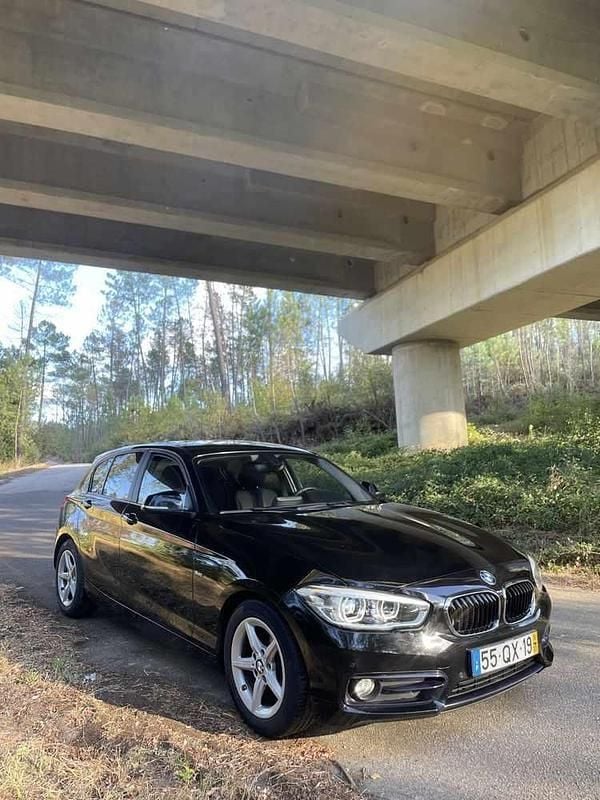 Preto Usado 2016 BMW 116 Sport Line Citadino | € 14.750 (Preço justo) - Imagem 1/4