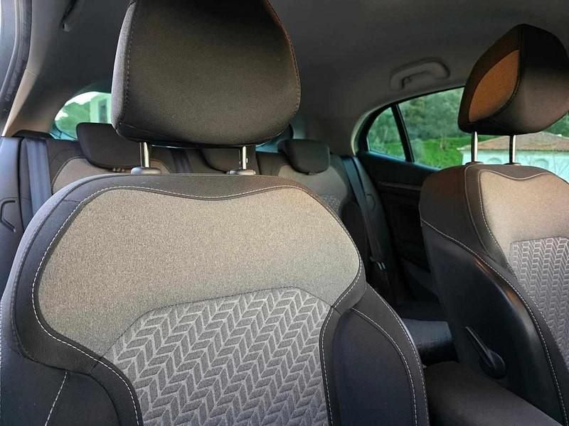 Usado Renault Mégane IV 116 HP (85 kW) 2022 Cinzento Citadino