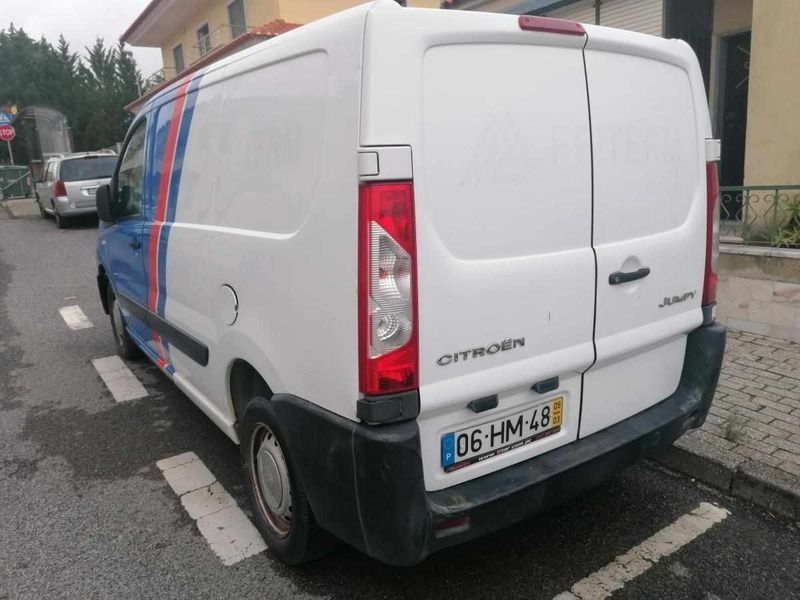 Branco Usado 2009 Citroën Jumpy Monovolume | € 6.050 - Imagem 1/4
