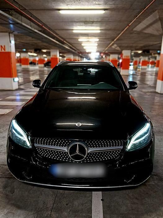 Usado 2019 Mercedes C200 AMG Sedan | € 24.750 (Caro) - Imagem 1/4