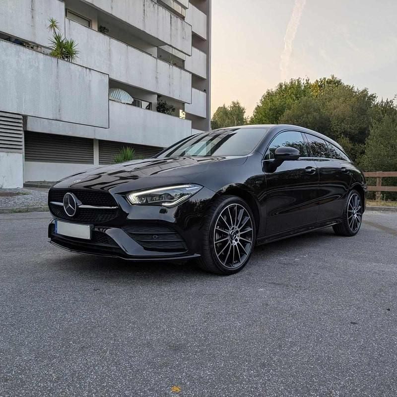 Preto Usado 2021 Mercedes CLA250 Sedan | € 31.450 - Imagem 1/4