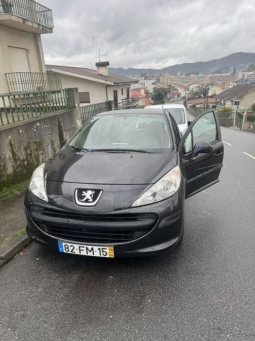Usado 2008 Peugeot 207 Sedan | € 2.500 (Super Preço) - Imagem 1/4
