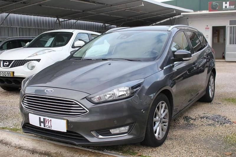 Usado Ford Focus Titanium 120 HP (88 kW) 2016 Cinza escuro Carrinha