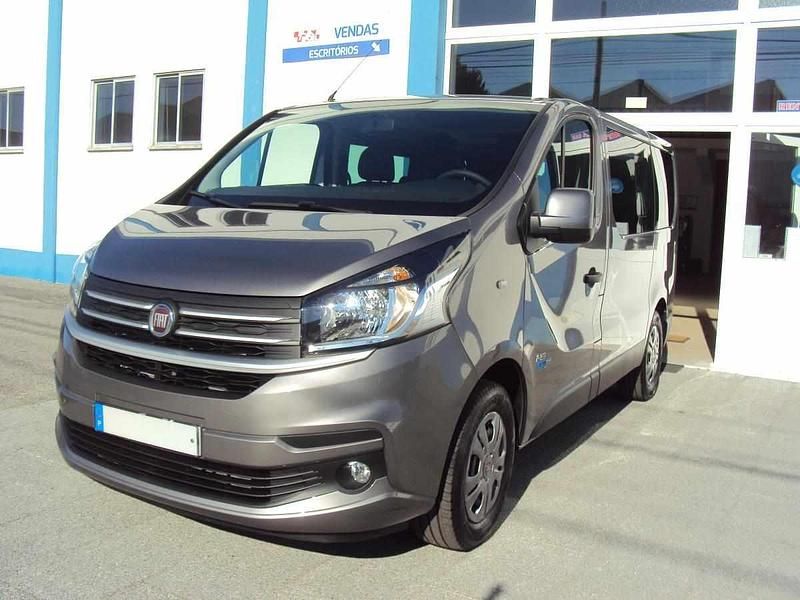 Cinzento Usado 2021 Fiat Talento Monovolume | € 26.500 (Caro) - Imagem 1/4