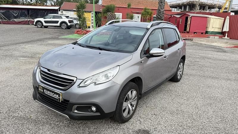 Usado Peugeot 2008 Style 82 HP (60 kW) 2016 Cinzento SUV