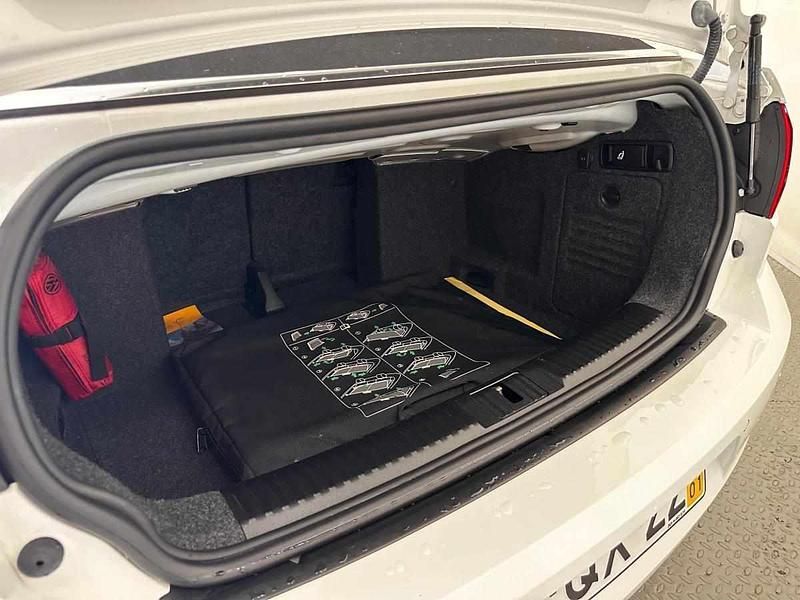 Usado VW Golf Cabriolet 105 HP (77 kW) 2012 Branco Cabrios