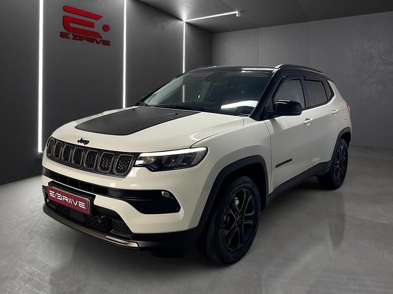 Branco Usado 2023 Jeep Compass SUV | € 27.980 (Preço justo) - Imagem 1/4