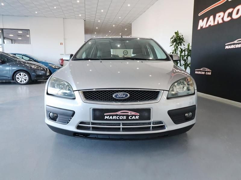 Usado Ford Focus Trend 109 HP (80 kW) 2006 Cinza