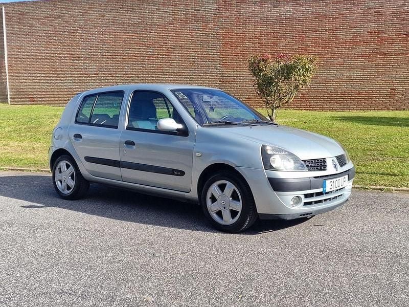 Usado 2002 Renault Clio II Sedan | € 2.250 (Bom preço) - Imagem 1/4