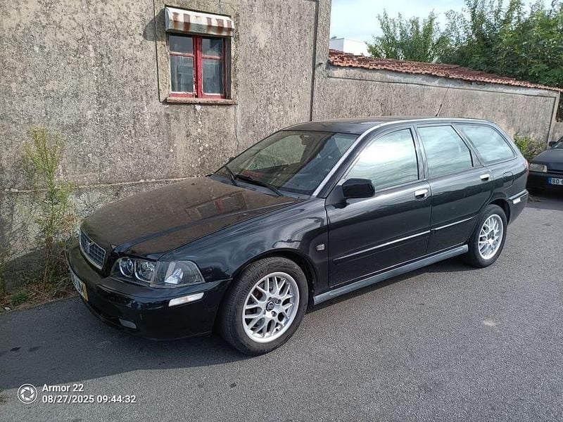 Usado 2003 Volvo V40 Carrinha | € 2.250 - Imagem 1/4