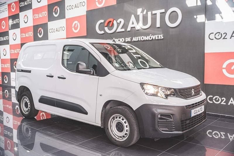 Branco Usado 2023 Peugeot Partner Van | € 16.900 (Preço justo) - Imagem 1/4