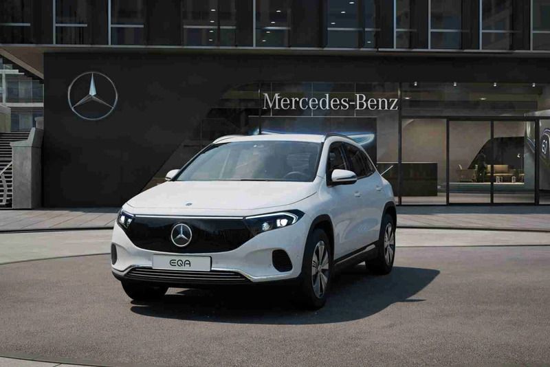 Branco Novo 2025 Mercedes EQA250+ Edition SUV | € 57.372 (Preço justo) - Imagem 1/4