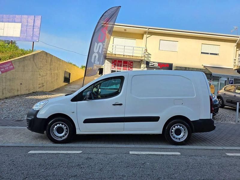 Branco Usado 2018 Citroën Berlingo Monovolume | € 10.990 (Preço justo) - Imagem 1/4