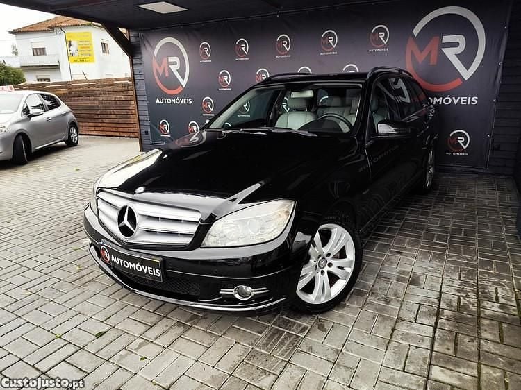 Usado Mercedes C250 Avantgarde 204 HP (150 kW) 2010 Preto Carrinha