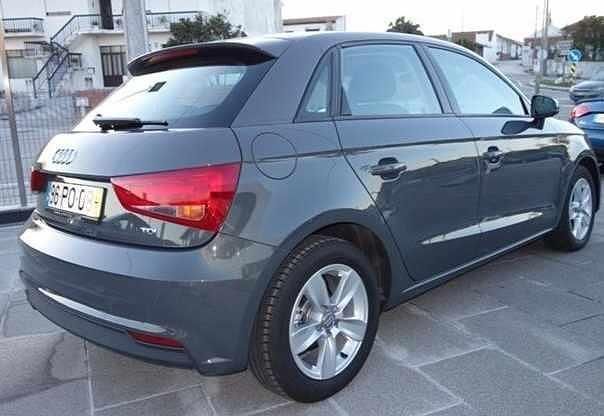 Cinzento Usado 2015 Audi A1 Citadino | € 6.900 - Imagem 1/4