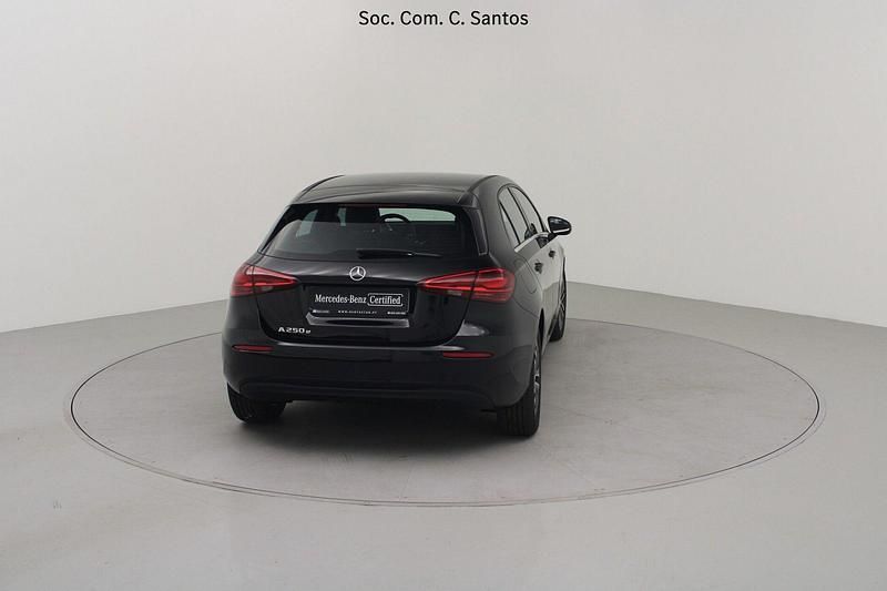 Usado Mercedes A250 218 HP (160 kW) 2024 Preto Sedan