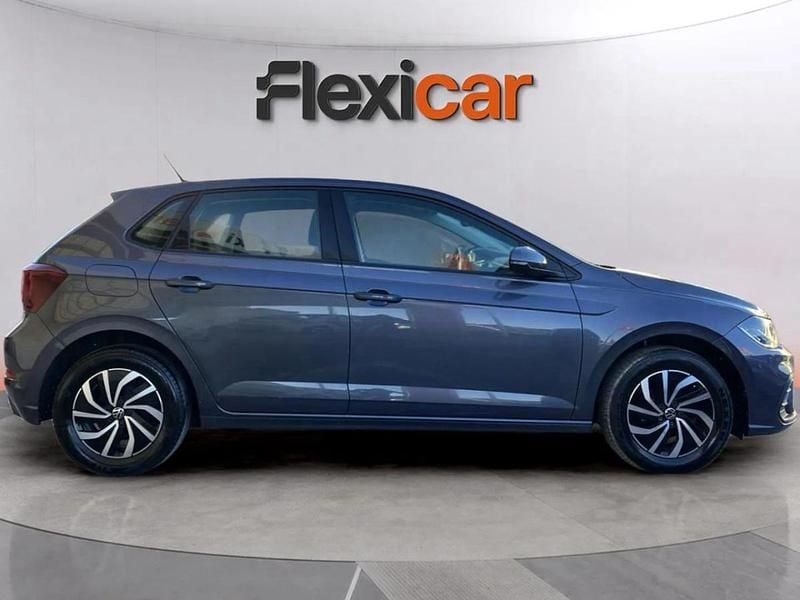 Usado VW Polo Life 95 HP (69 kW) 2022 Cinza Sedan