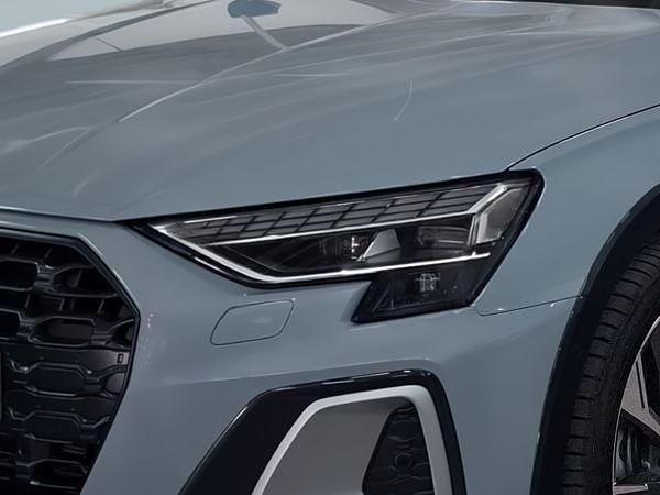 Usado Audi A3 e-tron 110 HP (80 kW) 2025 Cinzento Citadino