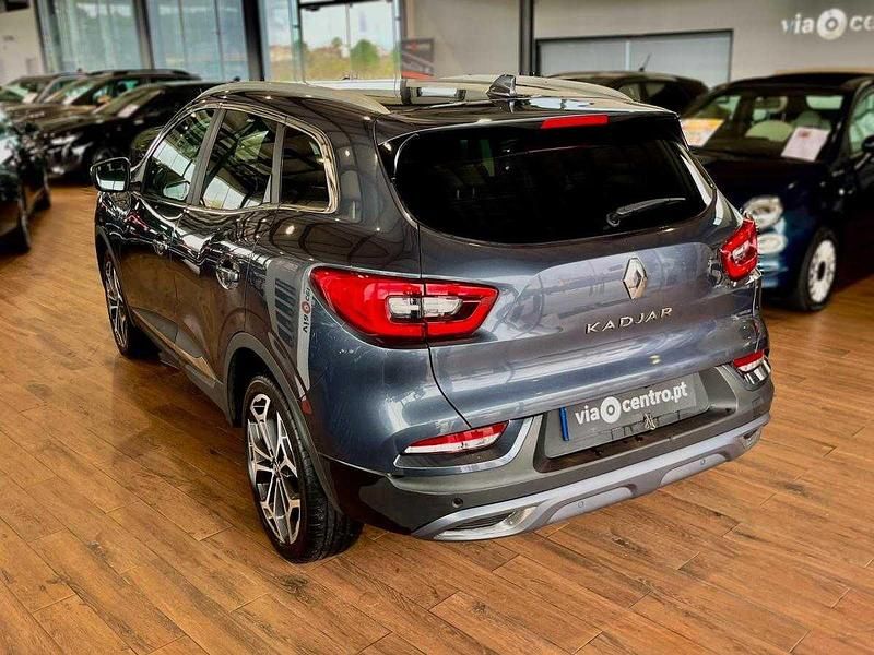 Usado Renault Kadjar Intens 115 HP (84 kW) 2021 Cinza antracite SUV