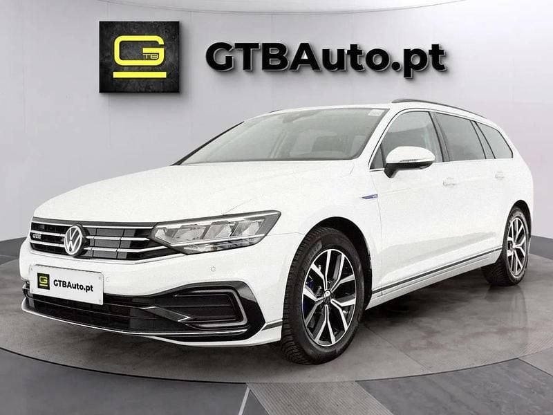 Branco Usado 2021 VW Passat GTE Carrinha | € 27.888 (Preço elevado) - Imagem 1/4