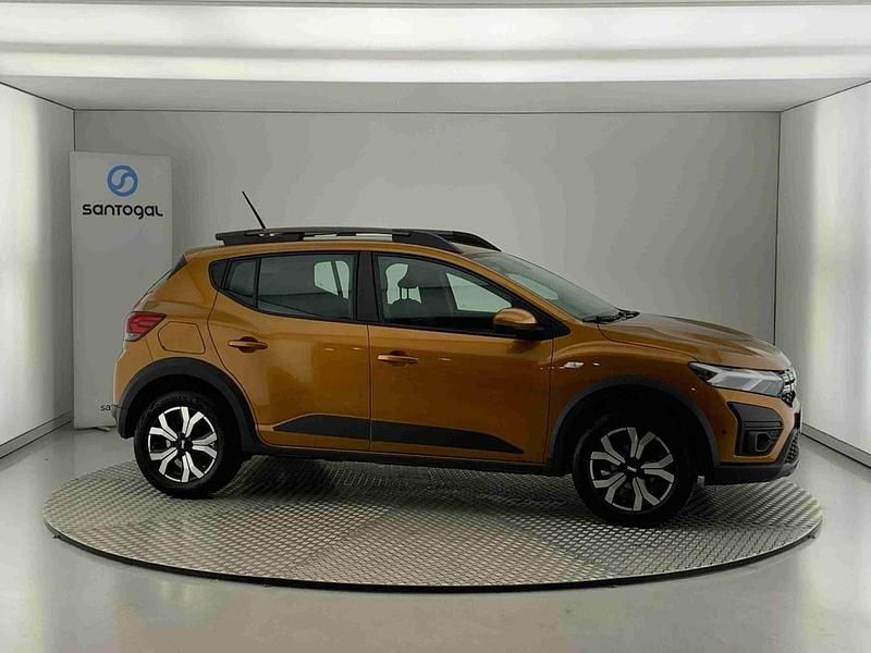 Branco Usado 2024 Dacia Sandero Citadino | € 17.290 (Preço justo) - Imagem 1/4
