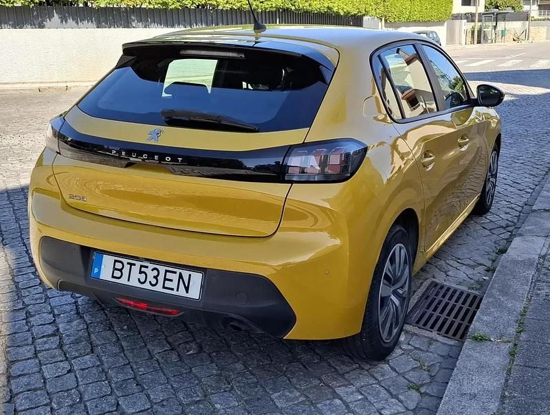 Usado Peugeot 208 Active 102 HP (75 kW) 2019 Amarelo Citadino