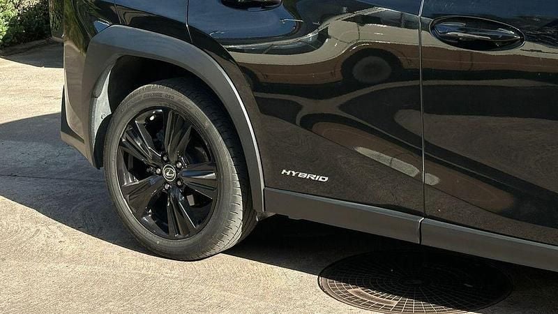 Usado Lexus UX 250h 181 HP (133 kW) 2022 Preto SUV