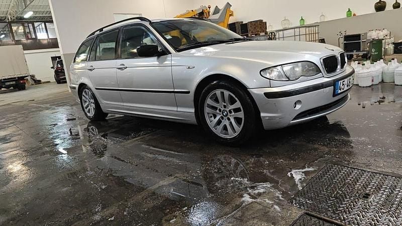 Usado 2002 BMW 320 Sedan | € 3.300 (Preço justo) - Imagem 1/4