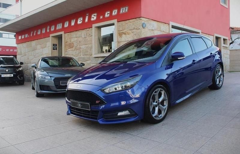 Azul Usado 2016 Ford Focus ST Sedan | € 17.990 (Preço justo) - Imagem 1/4