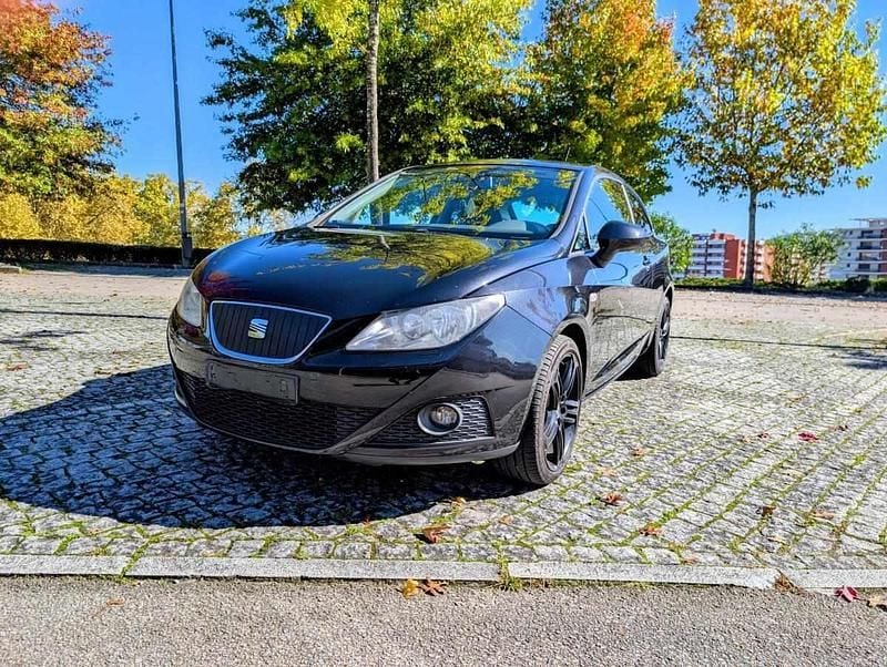 Preto Usado 2011 Seat Ibiza Citadino | € 5.750 (Preço justo) - Imagem 1/4