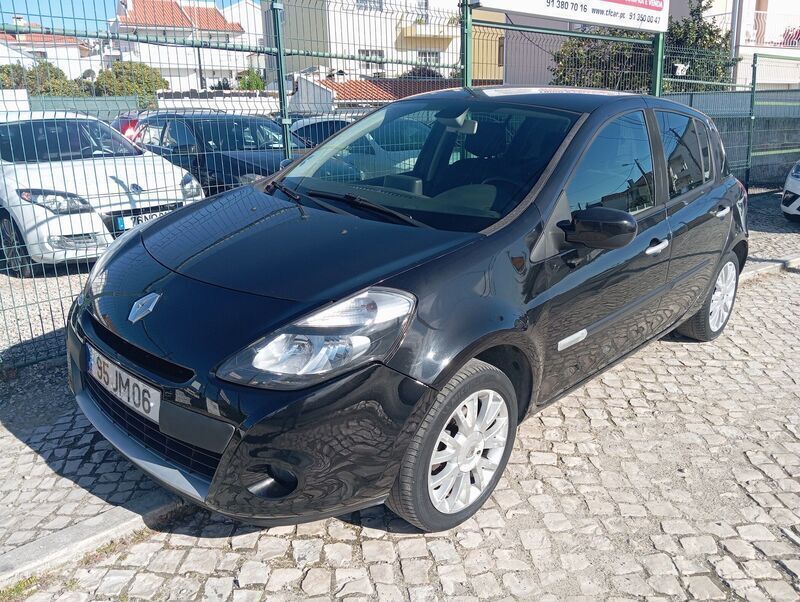 Preto Usado 2010 Renault Clio II Dynamique | € 4.900 (Bom preço) - Imagem 1/4