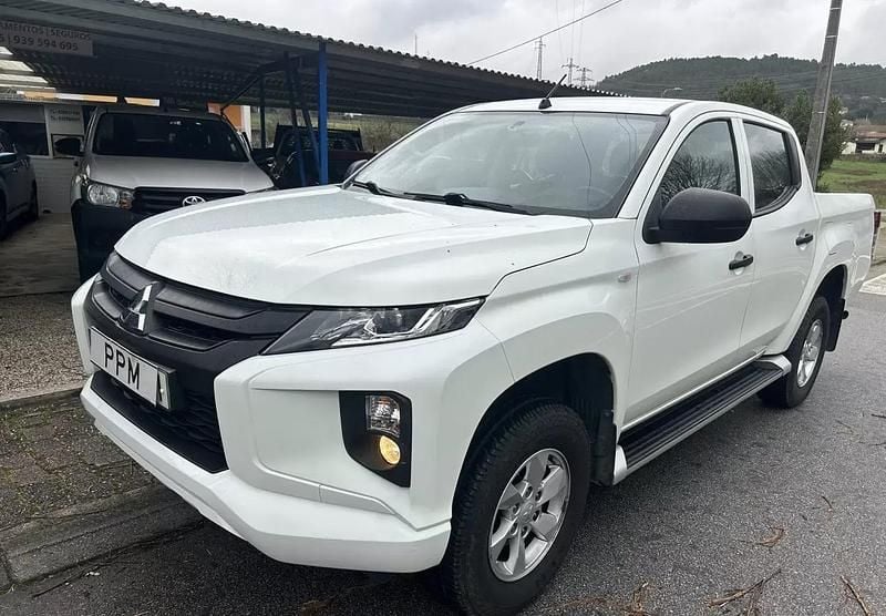 Usado Mitsubishi L200 150 HP (110 kW) 2022 Branco Pickup