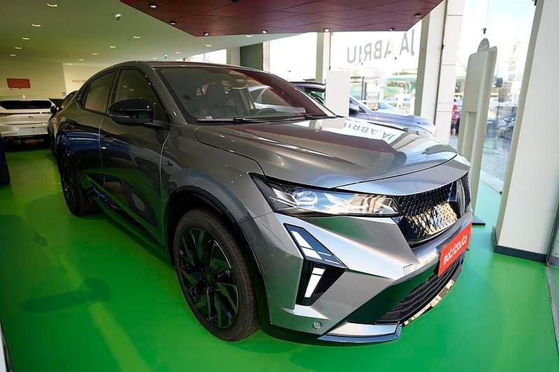 Novo Renault Rafale Esprit Alpine 300 HP (220 kW) 2025 SUV