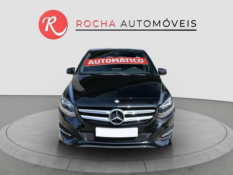 Usado Mercedes B180 Style 110 HP (80 kW) 2018 Preto Monovolume
