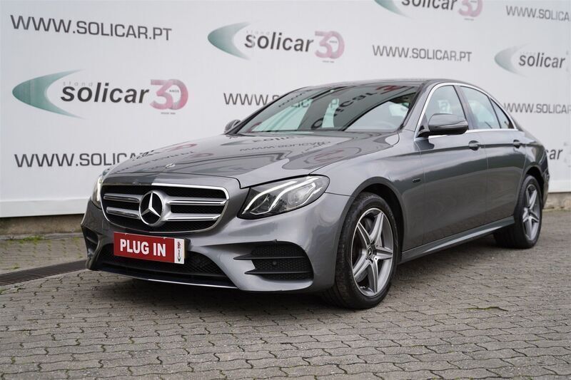 Cinza Usado 2019 Mercedes E300 AMG line Carrinha | € 34.500 (Caro) - Imagem 1/4