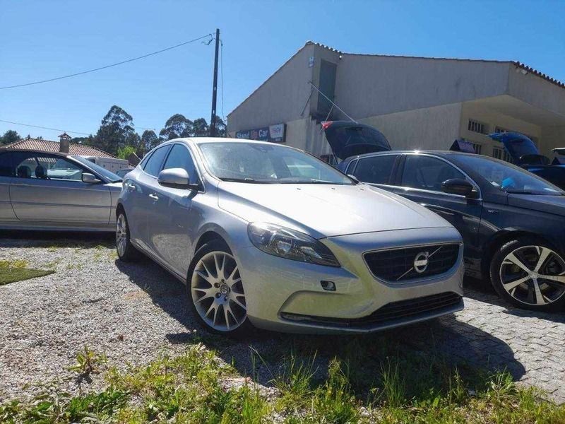 Cinzento Usado 2013 Volvo V40 Carrinha | € 12.500 (Caro) - Imagem 1/4