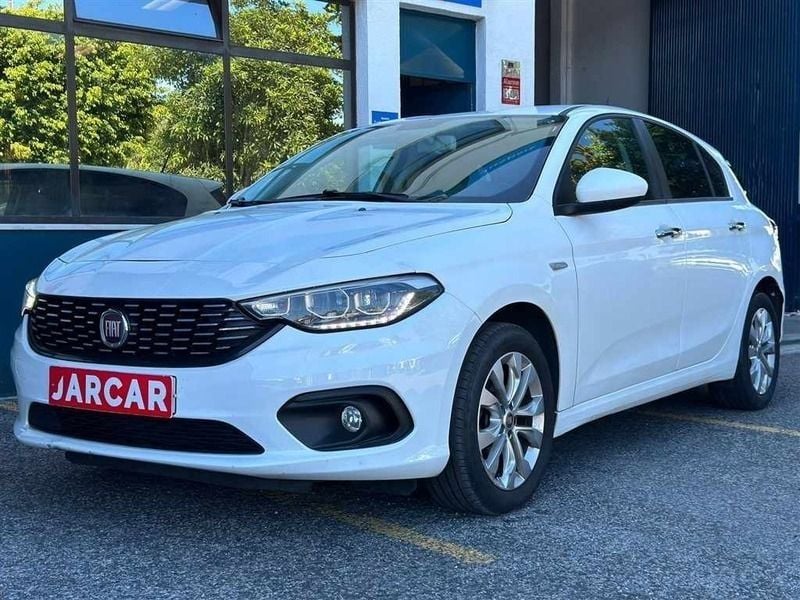 Branco Usado 2020 Fiat Tipo | € 10.900 (Preço justo) - Imagem 1/4