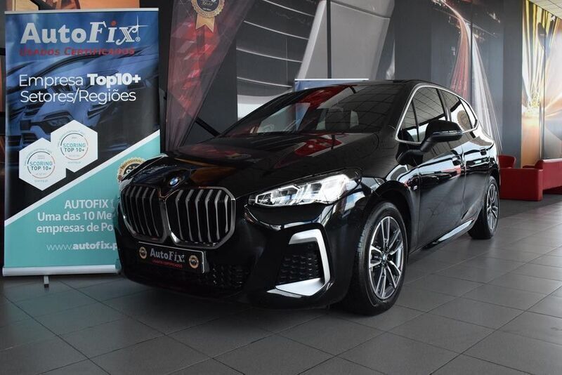 Preto Usado 2022 BMW 218 Active Tourer Monovolume | € 38.800 - Imagem 1/4