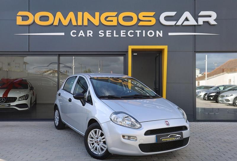 Cinza Usado 2018 Fiat Punto Lounge Citadino | € 9.750 (Preço elevado) - Imagem 1/4