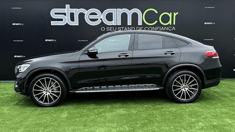 Usado Mercedes GLC300 AMG line Plus 306 HP (225 kW) 2022 Preto Coupé