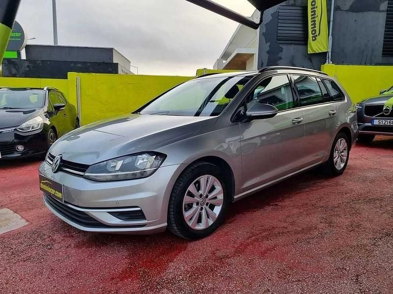 Cinzento Usado 2017 VW Golf VII Carrinha | € 13.590 (Preço justo) - Imagem 1/4