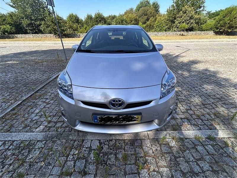 Usado Toyota Prius Premium 136 HP (100 kW) 2011 Citadino