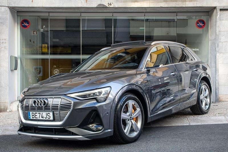 Cinzento Usado 2021 Audi e-tron SUV | € 35.000 (Super Preço) - Imagem 1/4