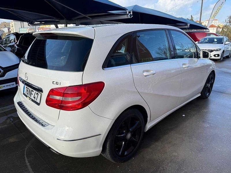 Usado Mercedes B180 109 HP (80 kW) 2012 Monovolume