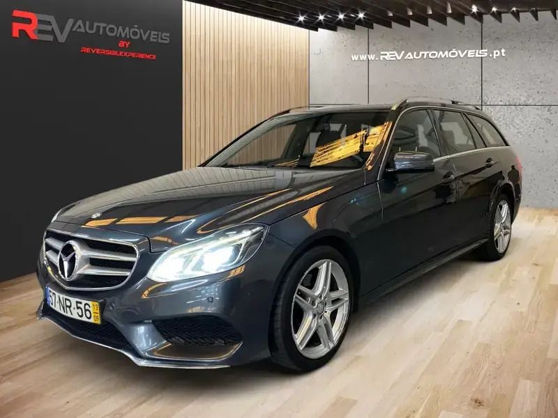 Cinza escuro Usado 2013 Mercedes E250 Avantgarde Carrinha | € 16.750 - Imagem 1/4