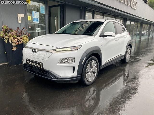 Usado Hyundai Kauai Advantage 100 kW (136 HP) 2021 Branco SUV