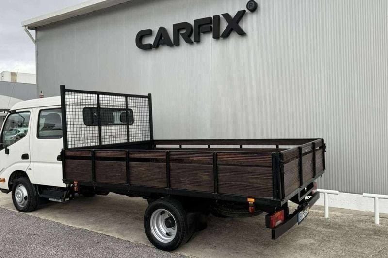 Usado Toyota Dyna 136 HP (100 kW) 2015 Branco Pickup